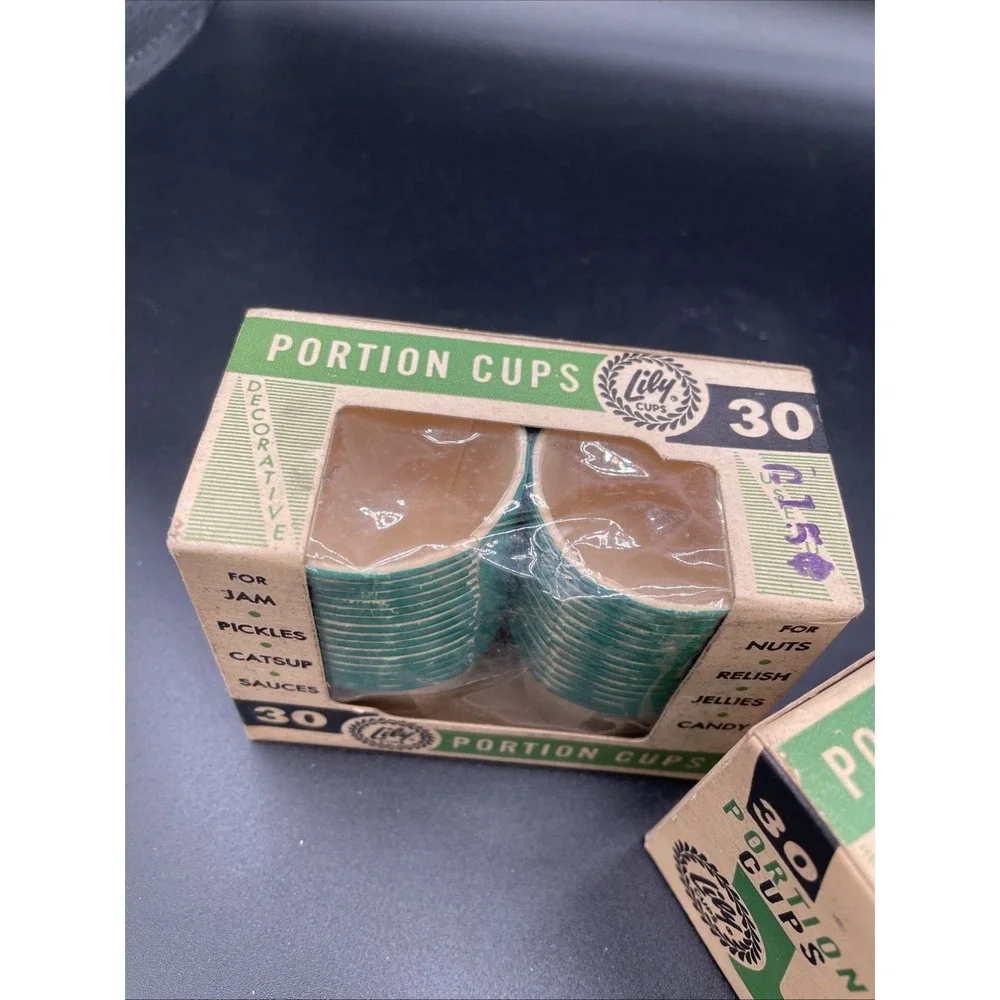 Vintage Lily Portion Snack Cups 1 oz Paper Round Green And Red Stripe 90 Count